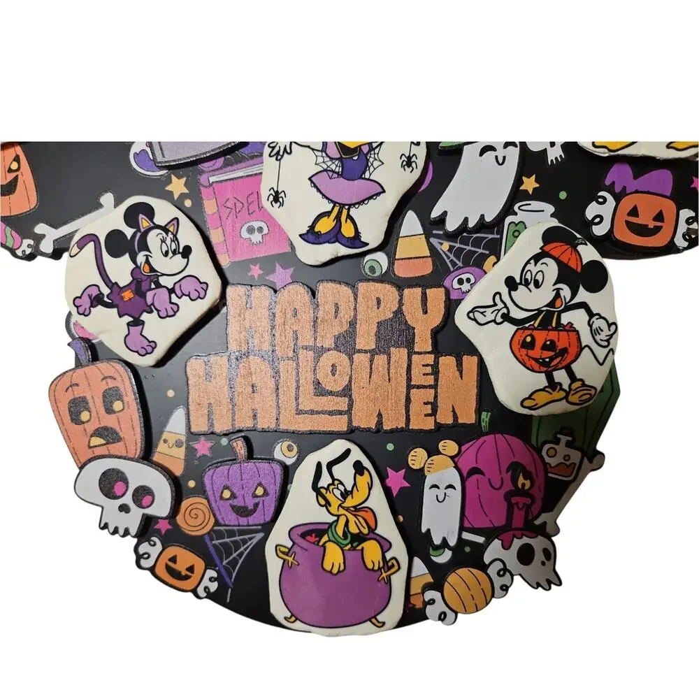Disney Parks Mickey Minnie Mouse Goofy & Friends Happy Halloween Door Wreath